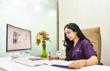 Dr Surbhi Bhatia L